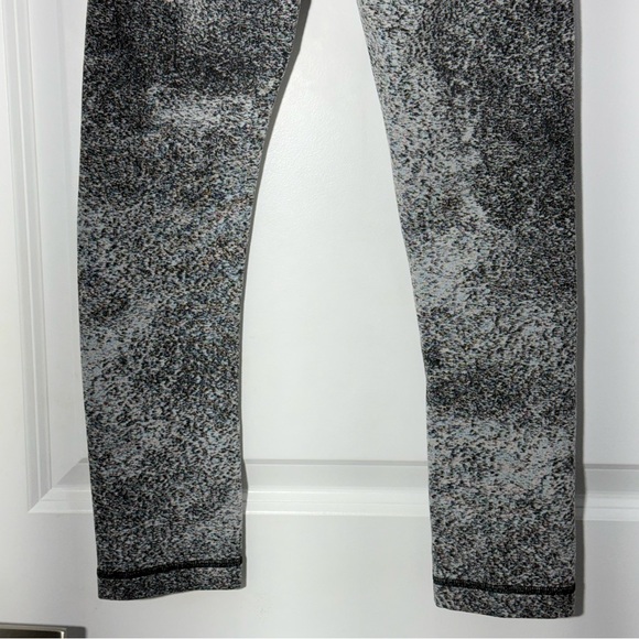 Lululemon Wunder Under Crop (Hi-Rise) Luon Spray Jacquard White Black Leggings 4 - Picture 9 of 13